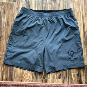 Rhone lined athletic shorts | size Large